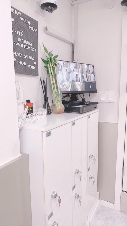 The Bay Cube House Female Only Hotel Guri Екстериор снимка