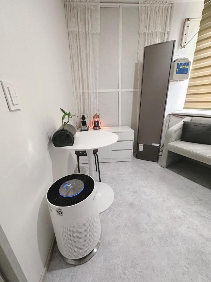 The Bay Cube House Female Only Hotel Guri Екстериор снимка