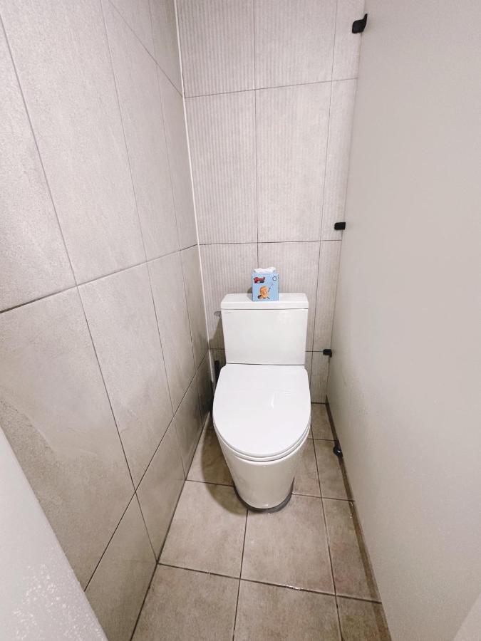 The Bay Cube House Female Only Hotel Guri Екстериор снимка