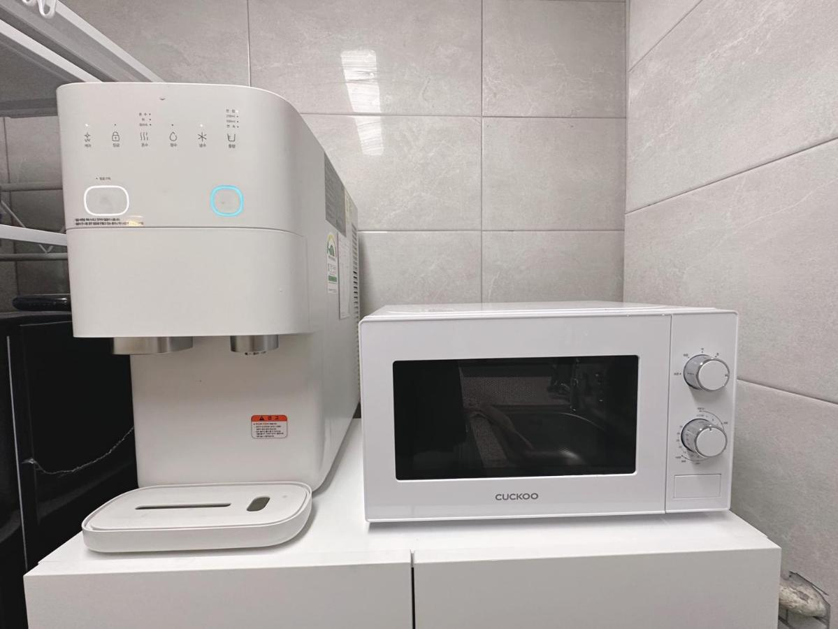 The Bay Cube House Female Only Hotel Guri Екстериор снимка